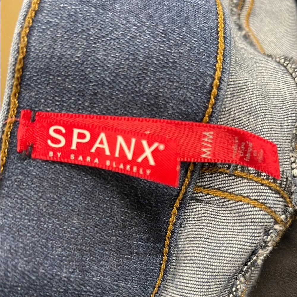 SPANX Distressed Skinny Raw Hem Ankle Jeans Medium - Picture 8 of 11